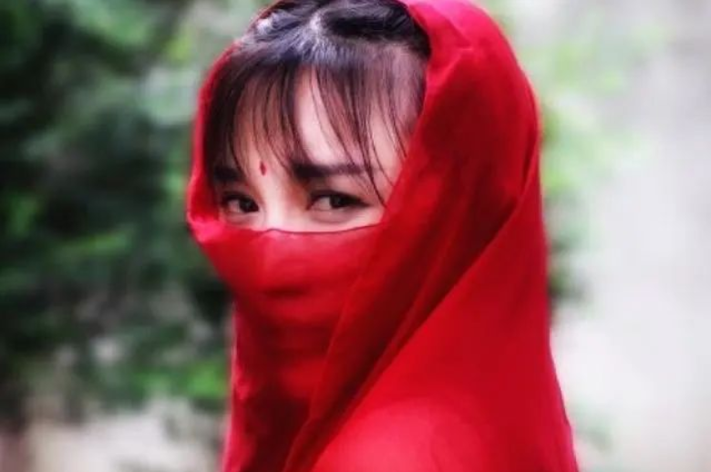 李子柒实红！越南版“买家秀”上线，简直一模一样丨趣观世界