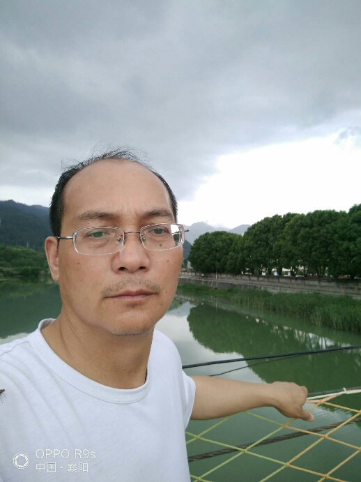 全球抗疫诗歌公益大赛入选作品:张紫泉-2020年的雪(外二首)