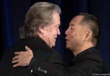 班农涉募款诈骗遭起诉 郭文贵发文切割