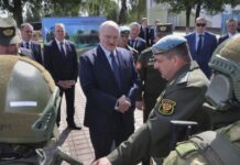 白罗斯总统卢卡申科要求军队“捍卫领土完整”