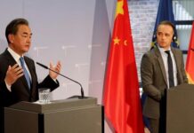 王毅抵达本次为期一周的欧洲之行的最后一站德国