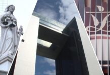 特首和教育局局長指香港沒有三權分立 林鄭自稱「香港核心」