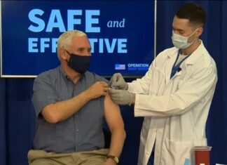 彭斯接種新型冠狀病毒疫苗