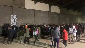法国西部小镇超过1200人非法聚会被罚款