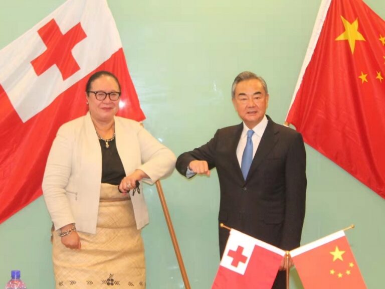 王毅南太平洋之旅：王毅轉抵瓦努阿圖訪問 美國新西蘭關注中所安全協議