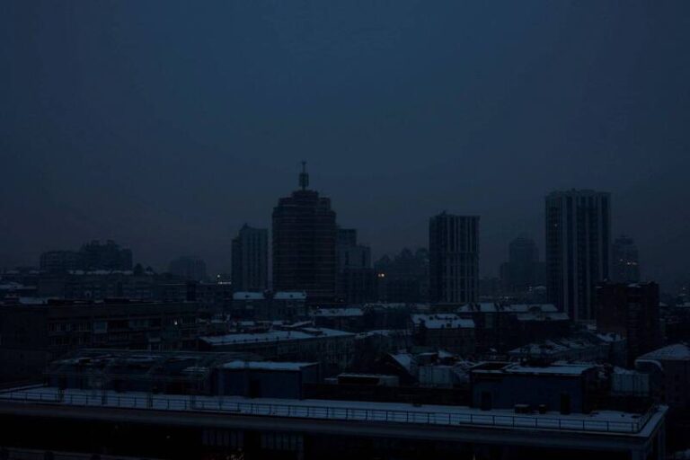 俄羅斯入侵烏克蘭第276天:俄羅斯轟炸後烏克蘭在逐步恢復電力供應，普京首度會面「俄官兵母親」