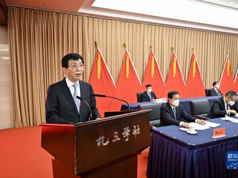 王滬寧向港澳政協提幾點希望 鄭雁雄出席全國人大香港代表團全體會議 梁振英列政協成香港唯一副主席