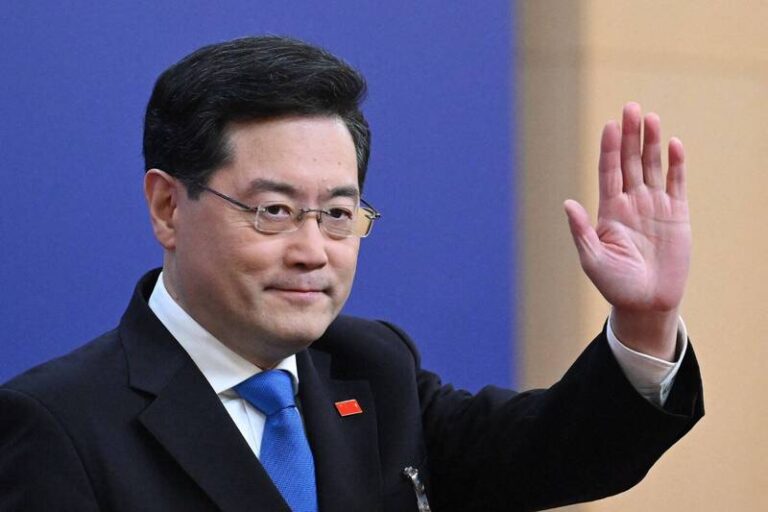 精减公务员到祖国最需要的地方去