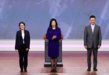 副總統候選人辯論會:趙少康宣布辭去中廣董事長 當選後不領薪水與福利