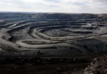 普京下令12月前制定稀土开采路线图 加强中朝俄边境交通联系