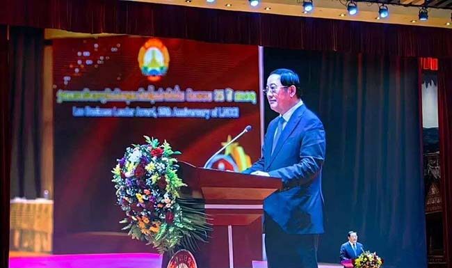 重磅榮譽:老撾36莊園榮膺老撾傑出商業領袖獎,總理宋賽·西潘墩親臨授譽!