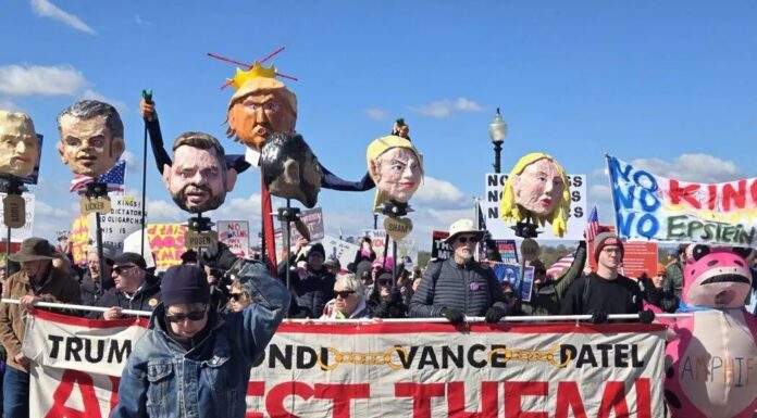 無王時代的全球迴響:東西方哲學視野下的人民賦權與權力反思